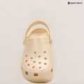 Papuci pentru femei  Crocs Classic Shimmer Platform Clog vanilla 10