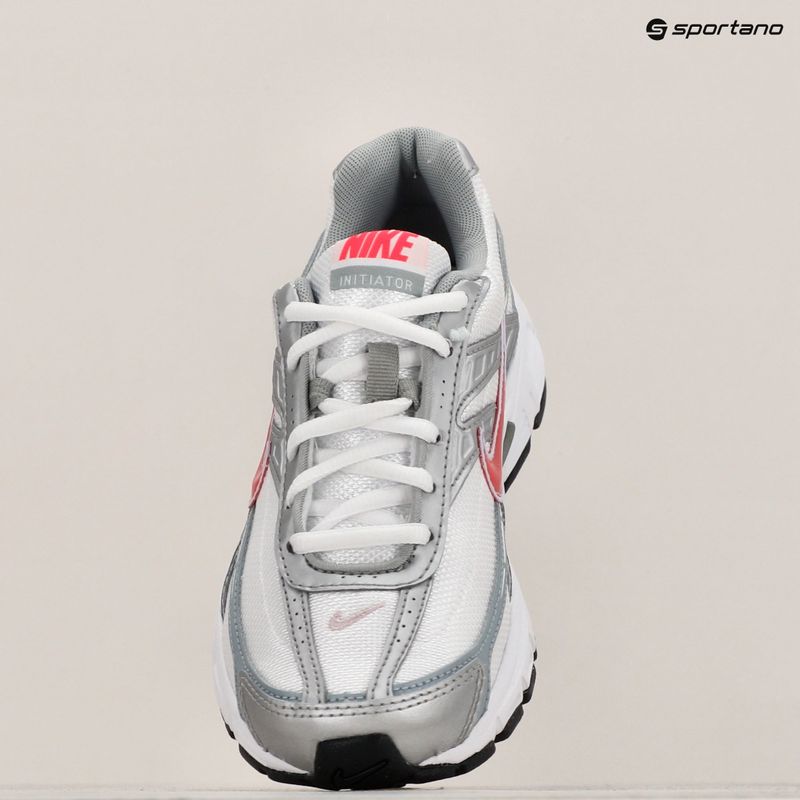 Încălțăminte pentru femei Nike Initiator white/metallic silver/mistic blue/cherry 9