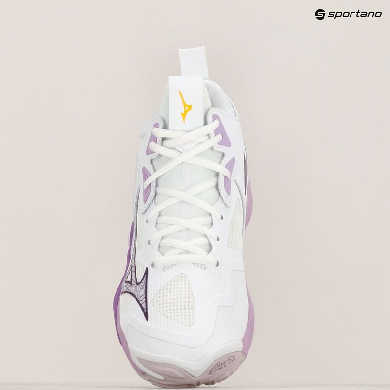 Încălțăminte de volei pentru femei Mizuno Wave Momentum 3 Mid white/patrician purple/quince 9