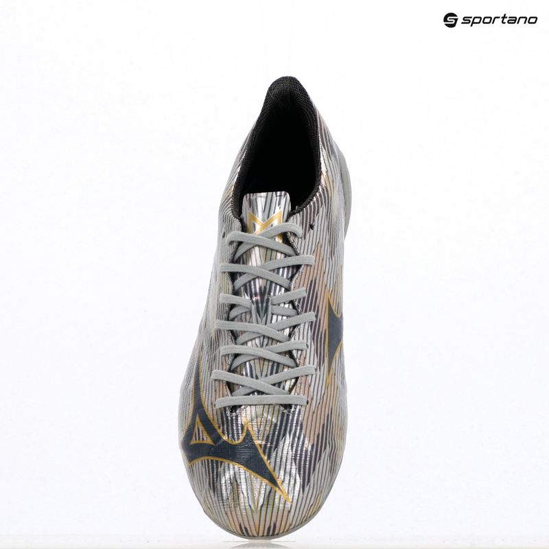 Încălțăminte de fotbal pentru bărbați Mizuno α II Elite Md galaxy silver/8605 c/gold 9