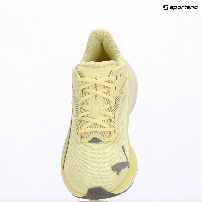 Pantofi de alergare pentru femei PUMA Electrify Nitro 4 gold moon/warm white 9