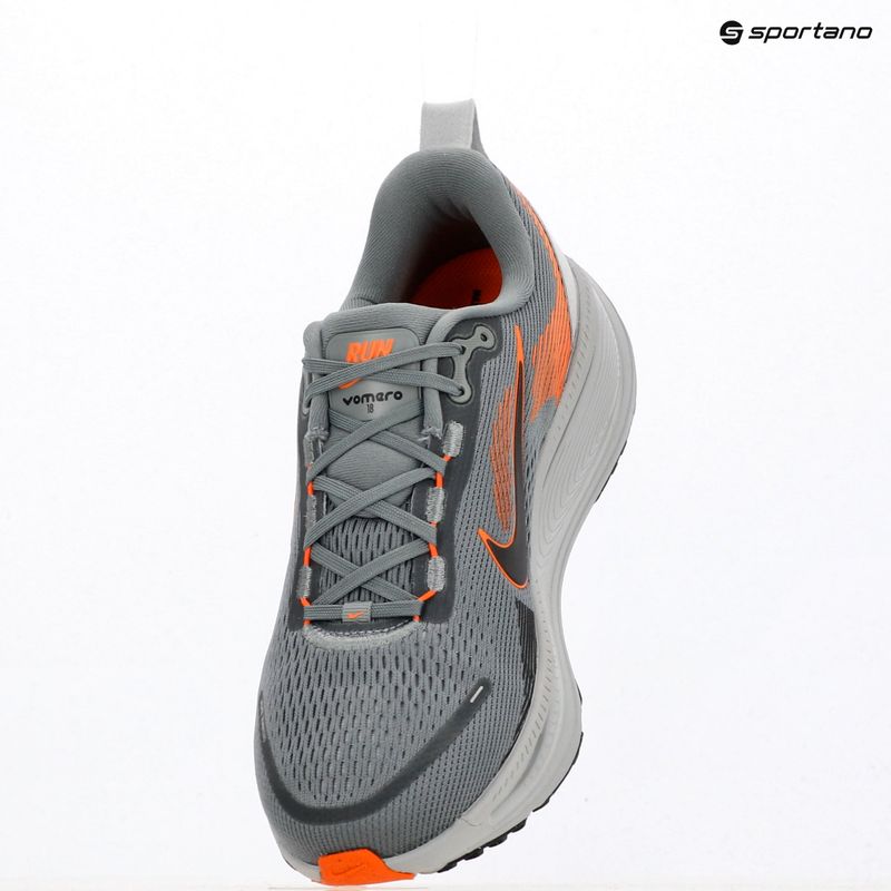 Încălțăminte de alergare pentru bărbați Nike Vomero 18 cool grey/safety orange/wolf grey/black 9
