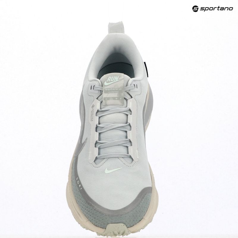 Încălțăminte de alergare pentru bărbați Nike Vomero 18 GORE-TEX pure platinum/metallic silver 13