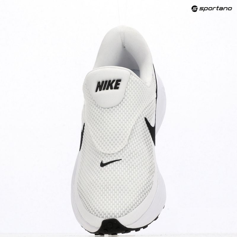 Încălțăminte de alergare pentru femei Nike Revolution 8 EasyOn white/wolf grey/black 17