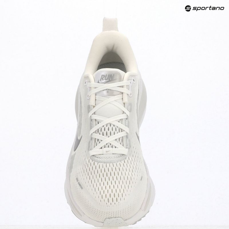 Încălțăminte de alergare pentru femei Nike Vomero 18 white/photon dust/metallic silver 14