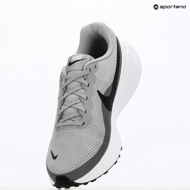 Încălțăminte de alergare pentru bărbați Nike Revolution 8 light smoke grey/smoke grey/white/black 11