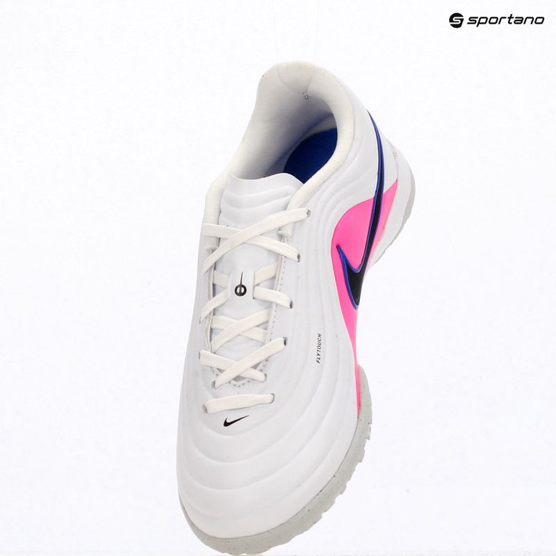 Încălțăminte de fotbal pentru copii Nike Tiempo Maestro Academy Jr TF white/racer blue/pink blast/black 11