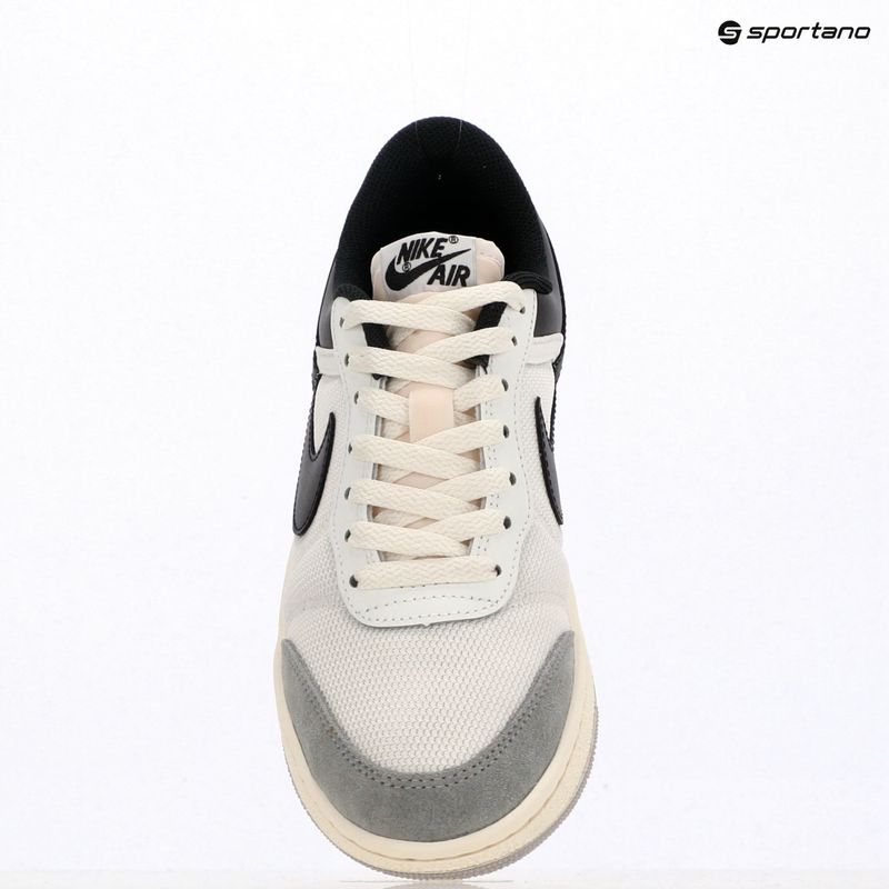 Încălțăminte pentru femei Nike Air Jordan Skyline Low Summit White/Light Smoke Grey/Sail/Black 9