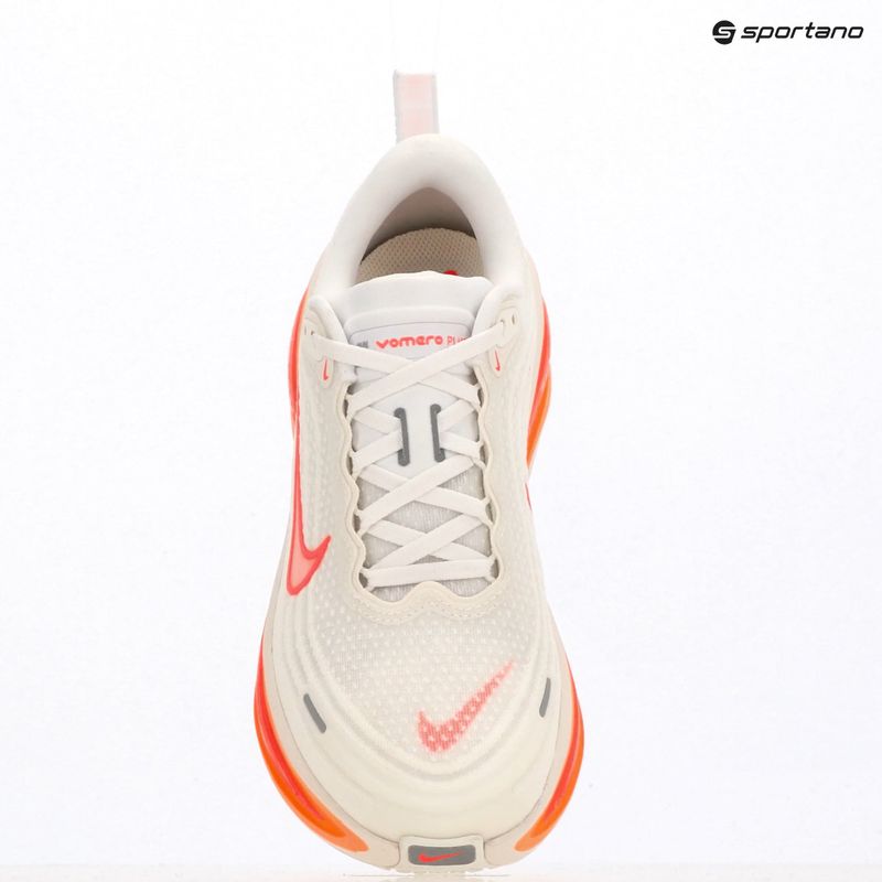 Încălțăminte de alergare pentru femei Nike Vomero Plus sail/white/orange pulse/hot lava 9