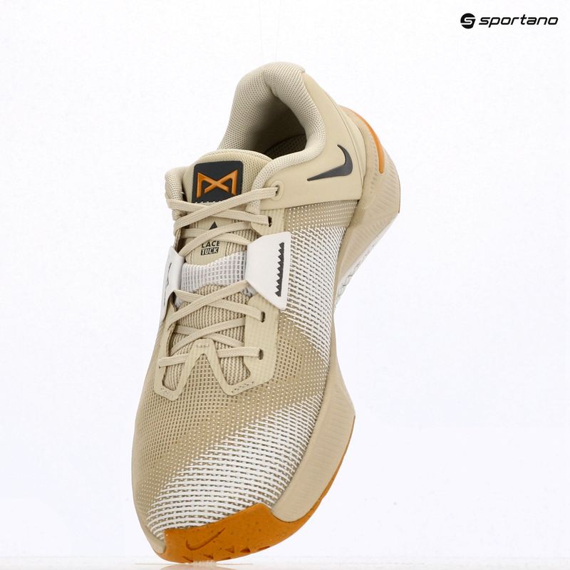 Încălțăminte de ridicare greutăți pentru bărbați Nike Metcon 10 light khaki/gold leaf/iron grey 12