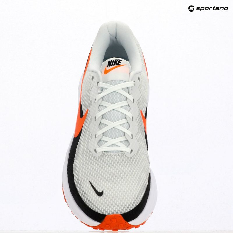 Încălțăminte de alergare pentru bărbați Nike Revolution 8 off white/white/black/total orange 6