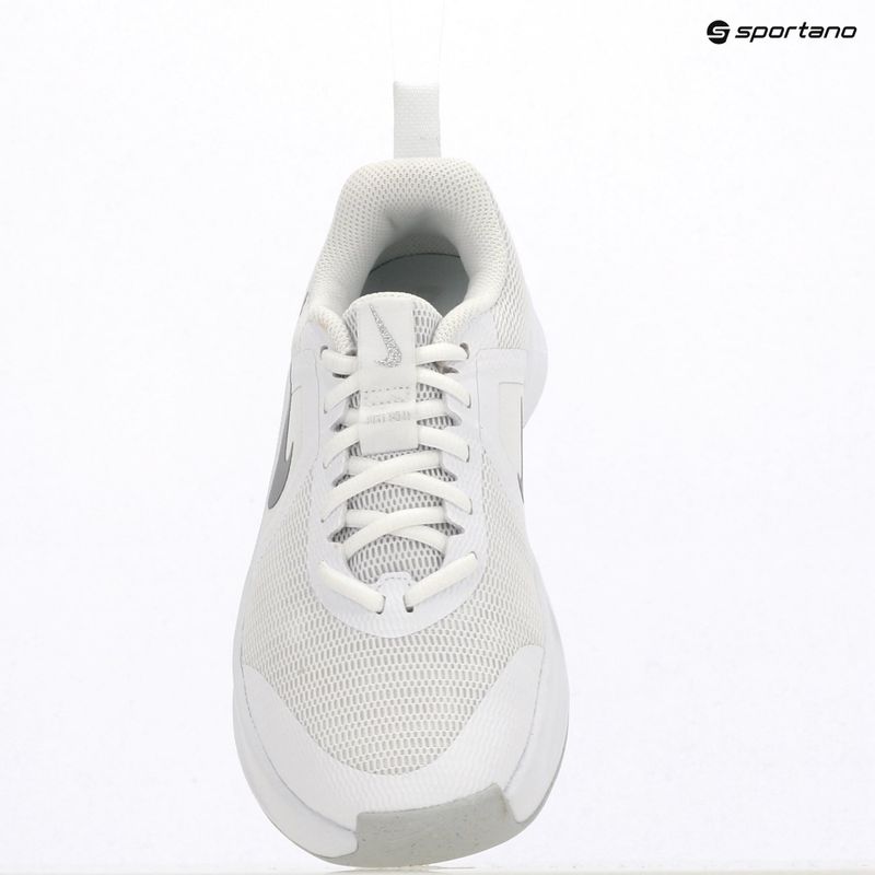 Încălțăminte de antrenament pentru femei Nike MC Trainer 3 white/photon dust/metallic platinum 10
