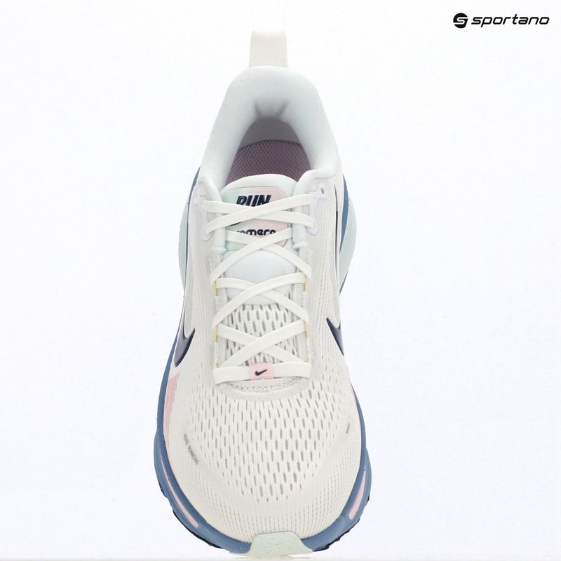 Încălțăminte de alergare pentru femei Nike Vomero 18 white/work blue/midnight navy 14