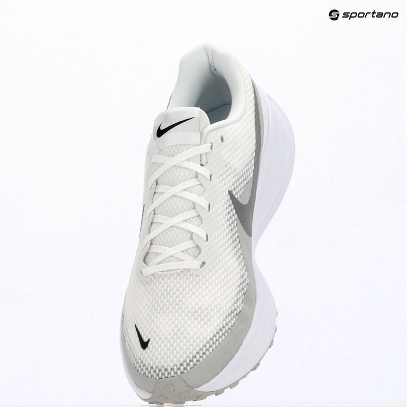 Încălțăminte de alergare pentru bărbați Nike Revolution 8 summit white/white/metallic silver 14