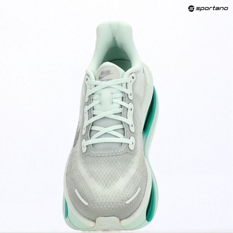Încălțăminte de alergare pentru femei Nike Vomero Premium barely green/metallic silver 14