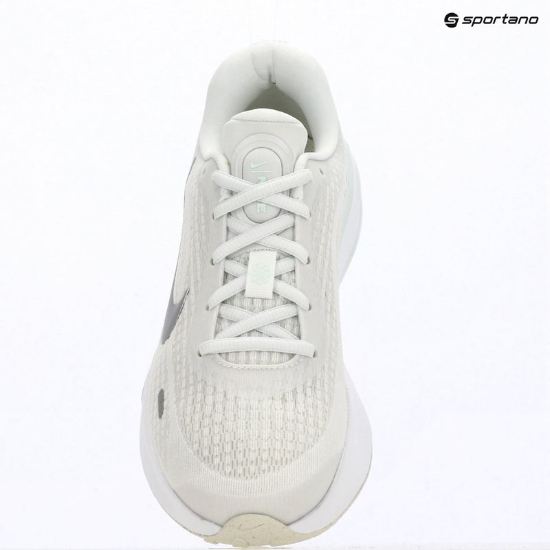 Încălțăminte de alergare pentru femei Nike Journey Run summit white/metallic silver 15