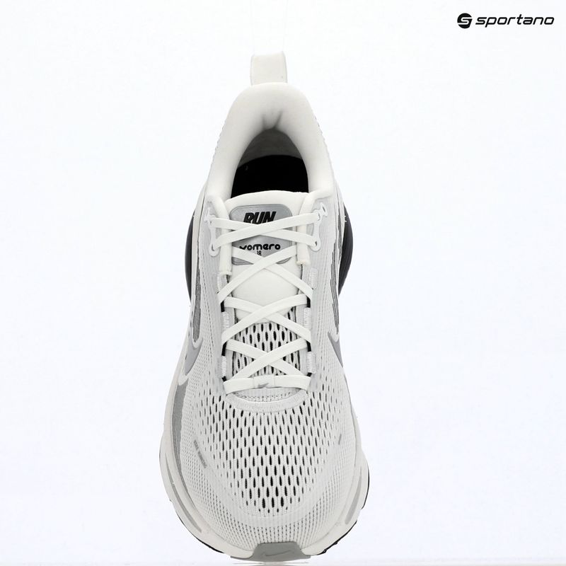 Încălțăminte de alergare pentru bărbați Nike Vomero 18 summit white/metallic silver-black 13