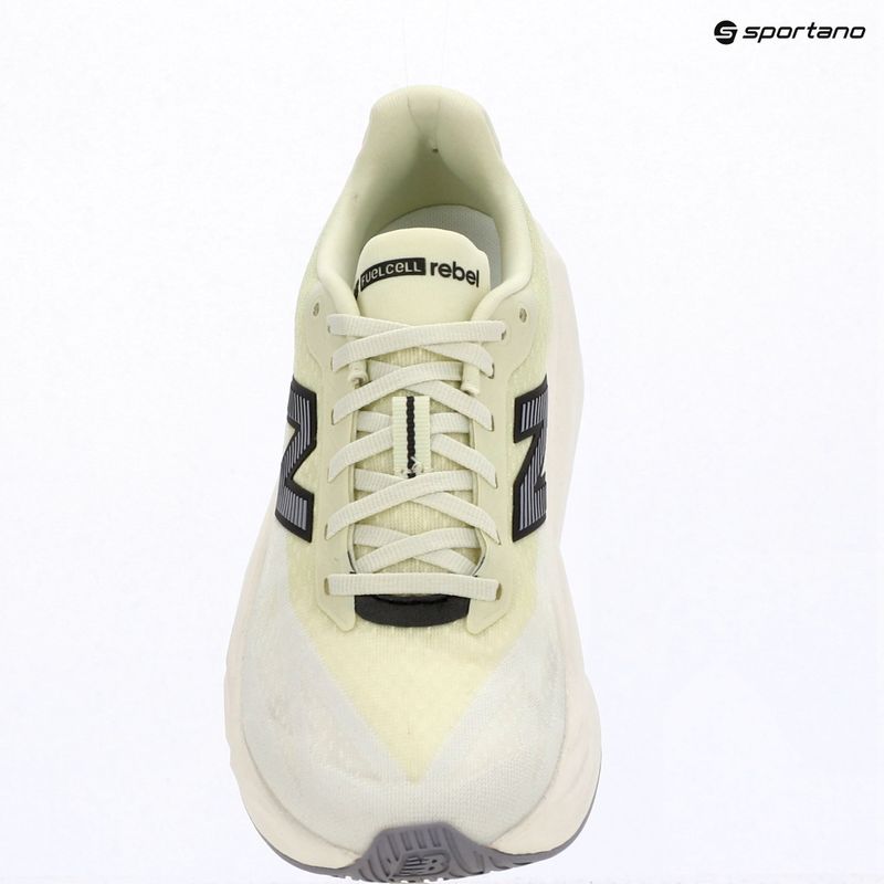 Încălțăminte de alergare pentru femei New Balance FuelCell Rebel V5 pistachio butter/sea salt 9