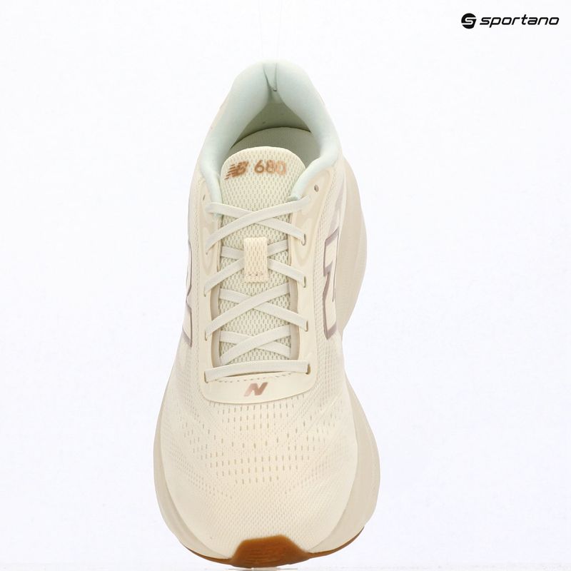 Încălțăminte de alergare pentru femei New Balance Fresh Foam 680's V9 beige 7