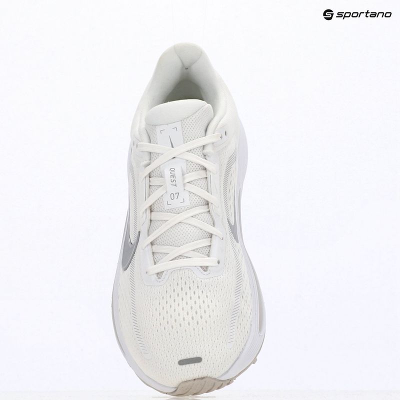 Încălțăminte de alergare pentru femei Nike Quest 7 white/vast grey/vast grey/wolf grey 18