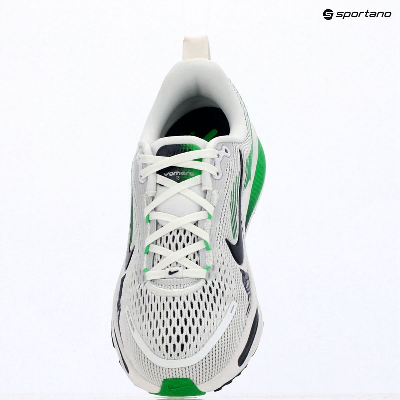Pantofi de alergare Nike Vomero 18 alb/verdele scânteietor/bleumarin închis 16