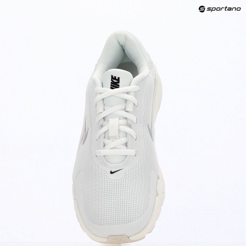 Încălțăminte de antrenament pentru femei Nike Flex Train white/sail/phantom/ metallic silver 10