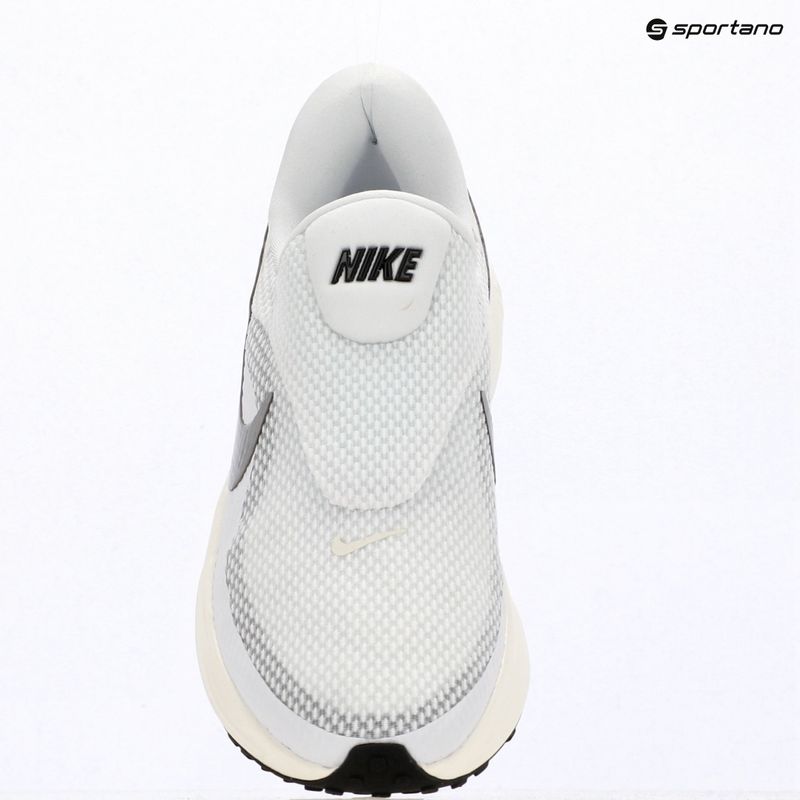 Încălțăminte de alergare pentru femei Nike Revolution 8 EasyOn white/sail/black/metallic silver 14