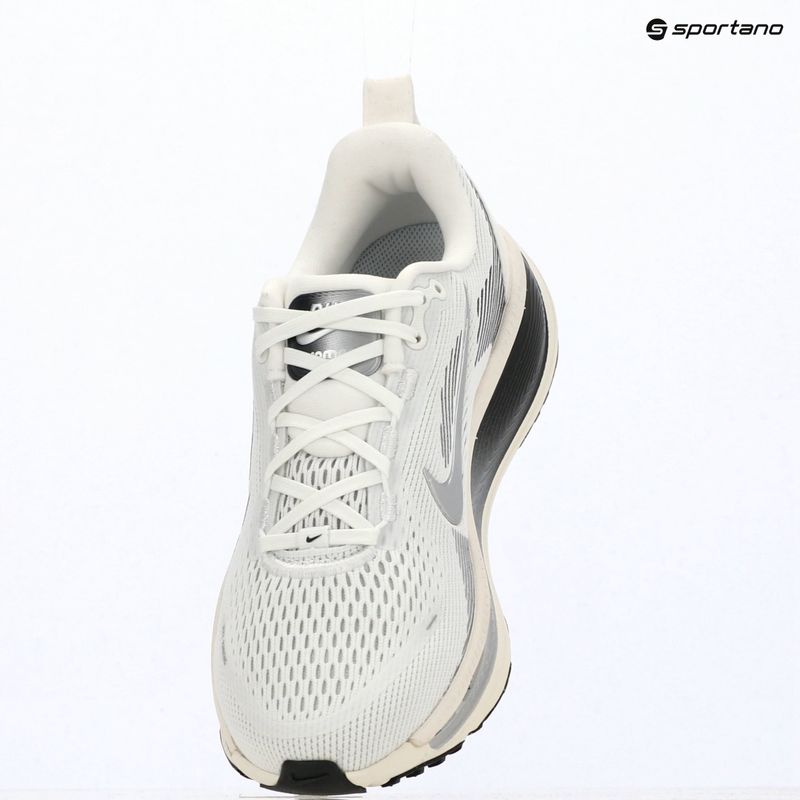Încălțăminte de alergare pentru femei Nike Vomero 18 summit white/sail/metallic silver 16