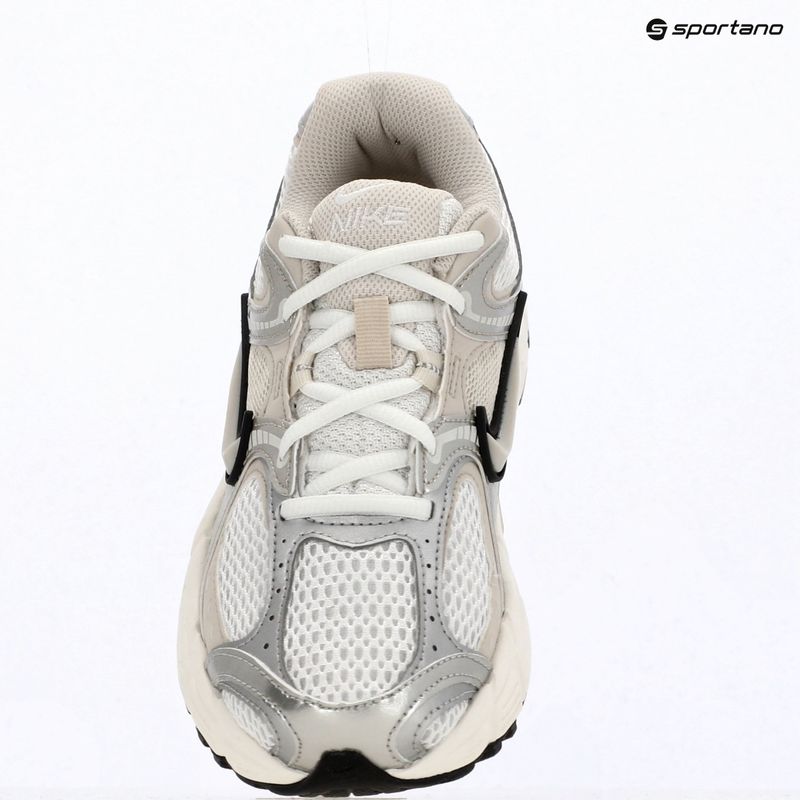 Încălțăminte pentru femei Nike V5 RNR summit white/sail/black/light orewood brown 10