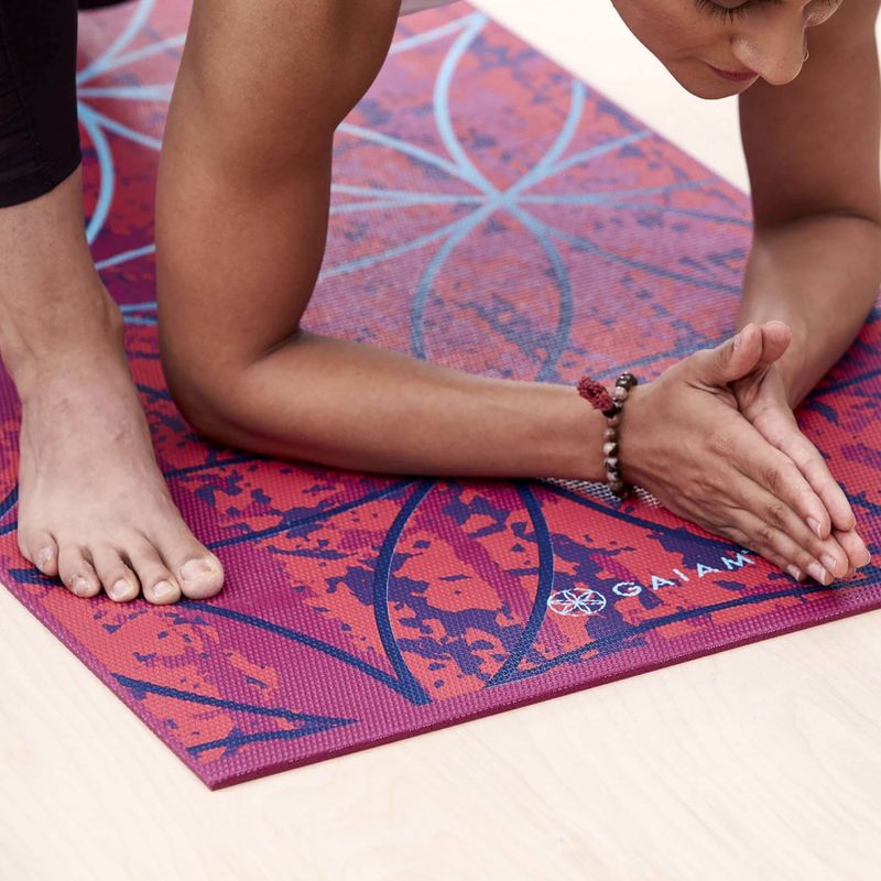 Covoraș de yoga pentru femei Gaiam Radience roz 63491 6