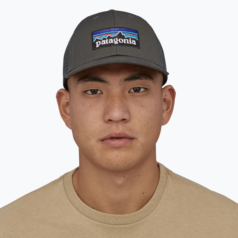 Șapcă Patagonia P-6 Logo LoPro Trucker forge grey 2