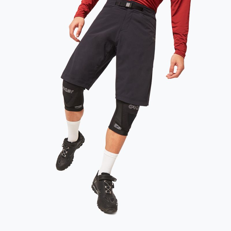 Pantaloni scurți pentru bărbați Oakley Drop In MTB Bike Shorts Negru FOA403124