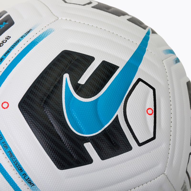 Minge de fotbal Nike Academy Team white/black/lt blue fury mărimea 3 3