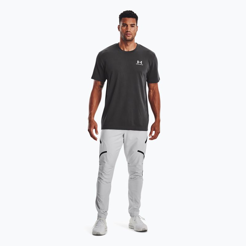 Pantaloni de antrenament pentru bărbați Under Armour Unstoppable Cargo gri 1352026 2