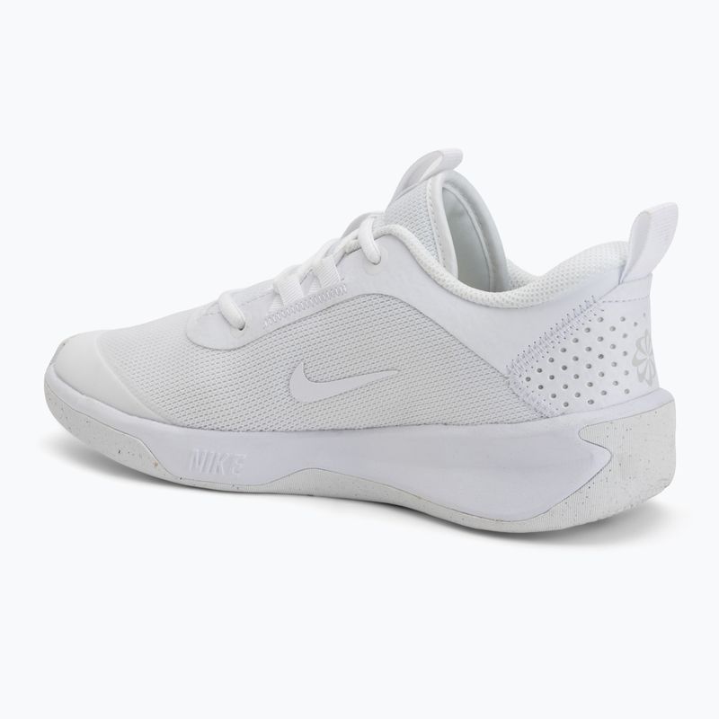 Încălțăminte pentru copii Nike Omni Multi-Court white/pure platinum/white 3