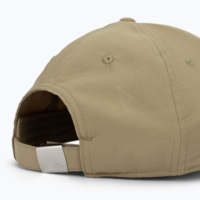 Șapcă Nike Dri-Fit Club khaki/metallic silver 4