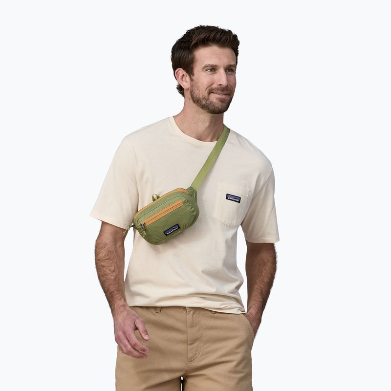 Borsetă Patagonia Ultralight Black Hole Mini Hip Pack 1 l buckhorn green 2