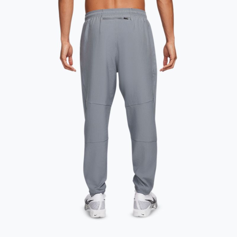 Pantaloni pentru bărbați Nike Dri-Fit Challenger Woven smoke grey/black 3