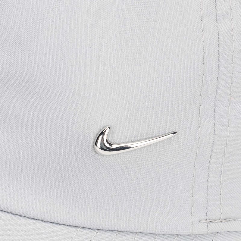 Șapcă Nike Dri-Fit Club Unstructured Metal Swoosh light smoke grey/metallic silver 4