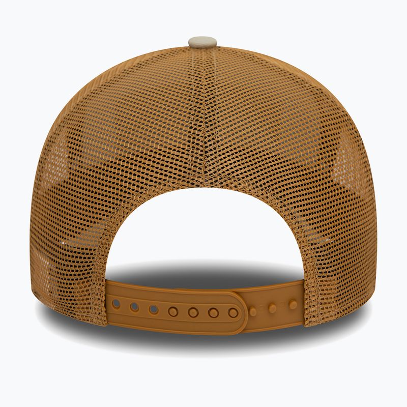 Șapcă pentru bărbați  New Era Patch Trucker light beige 4