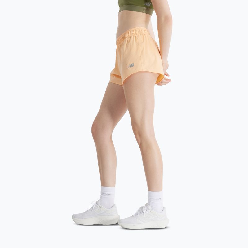 Pantaloni scurți pentru femei New Balance RC Seamless 3" peach blossom 4