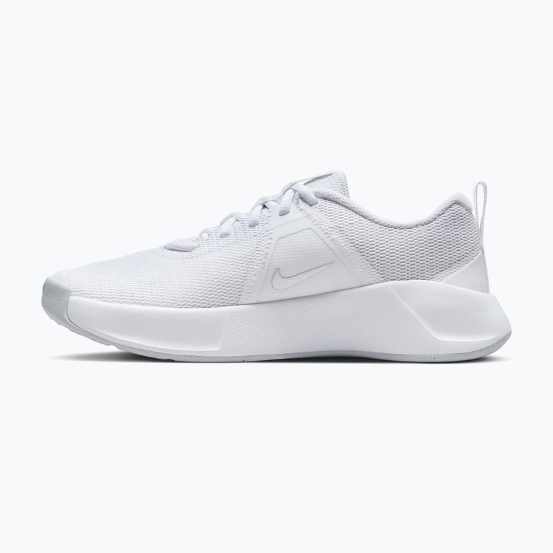 Încălțăminte de antrenament pentru femei Nike MC Trainer 3 white/photon dust/metallic platinum 2