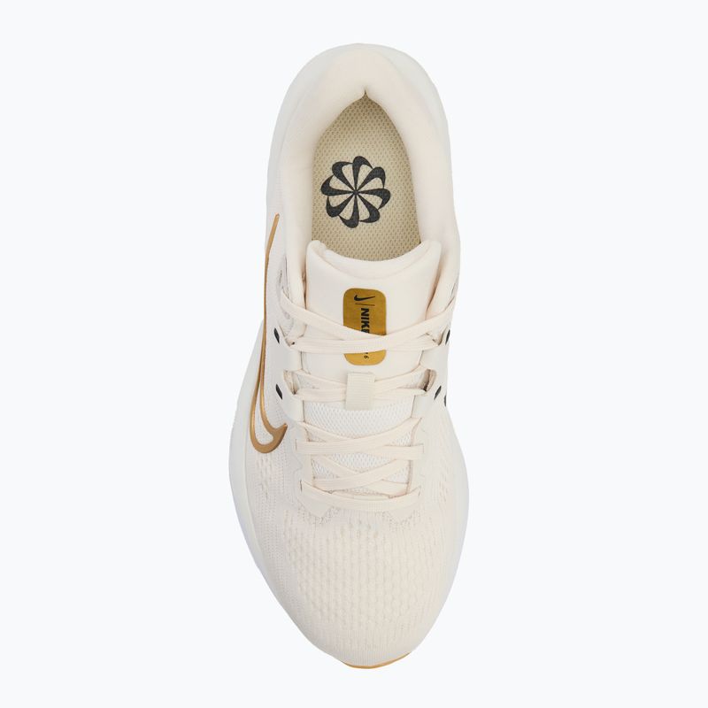 Încălțăminte de alergare pentru femei Nike Quest 6 phantom/sail/pale ivory/metallic gold 5