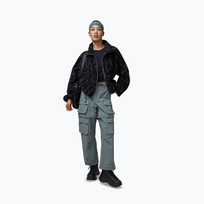 Încălțăminte pentru femei Nike Blazer Roam Mid black/university red/racer blue/black 17