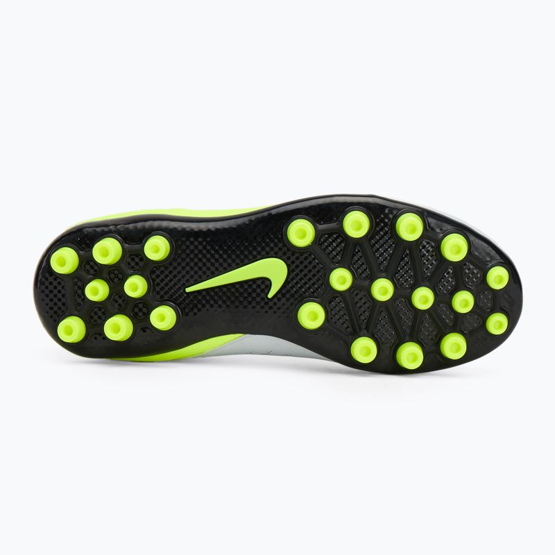 Încălțăminte de fotbal pentru copii Nike Phantom Luna 2 Academy AG Jr metallic silver/black/volt 4