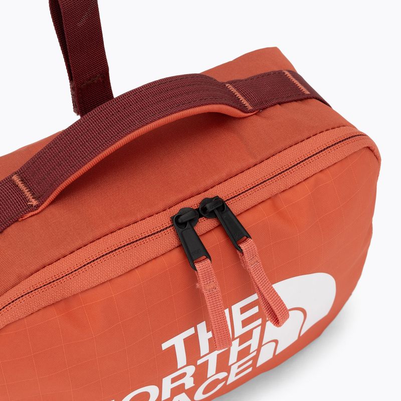 Trusă de cosmetice The North Face Base Camp Voyager Dopp Kit mars dust/sumac 5