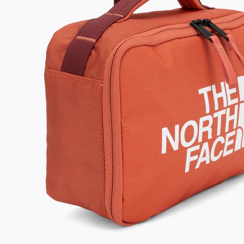 Trusă de cosmetice The North Face Base Camp Voyager Dopp Kit mars dust/sumac 6