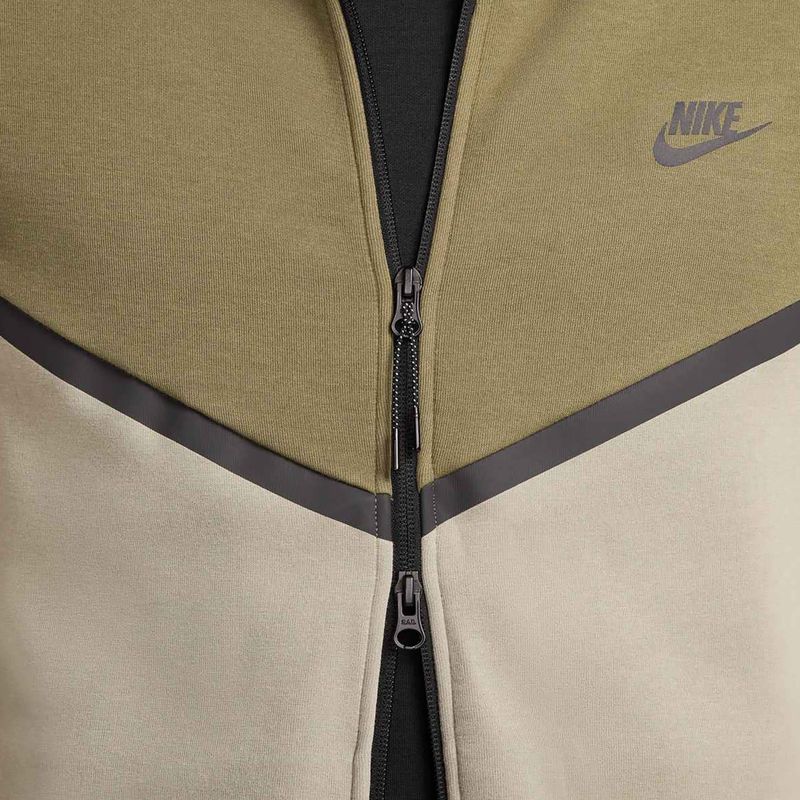Bluză pentru bărbați Nike Tech Windrunner Full Zip medium olive/light army/black 7