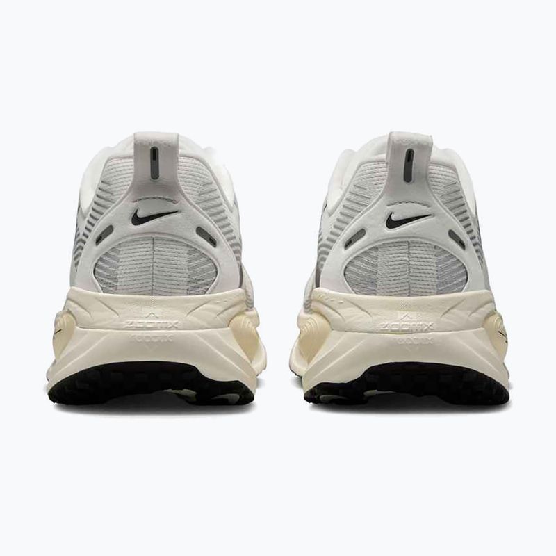 Încălțăminte de alergare pentru bărbați Nike Vomero 18 summit white/coconut milk/black 4
