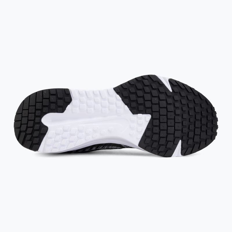 Încălțăminte de alergare pentru bărbați Nike Run Defy black/white 4